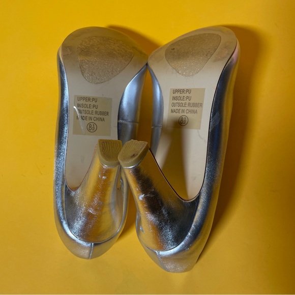 Silver Faux Leather Pumps - Picture 9 of 10